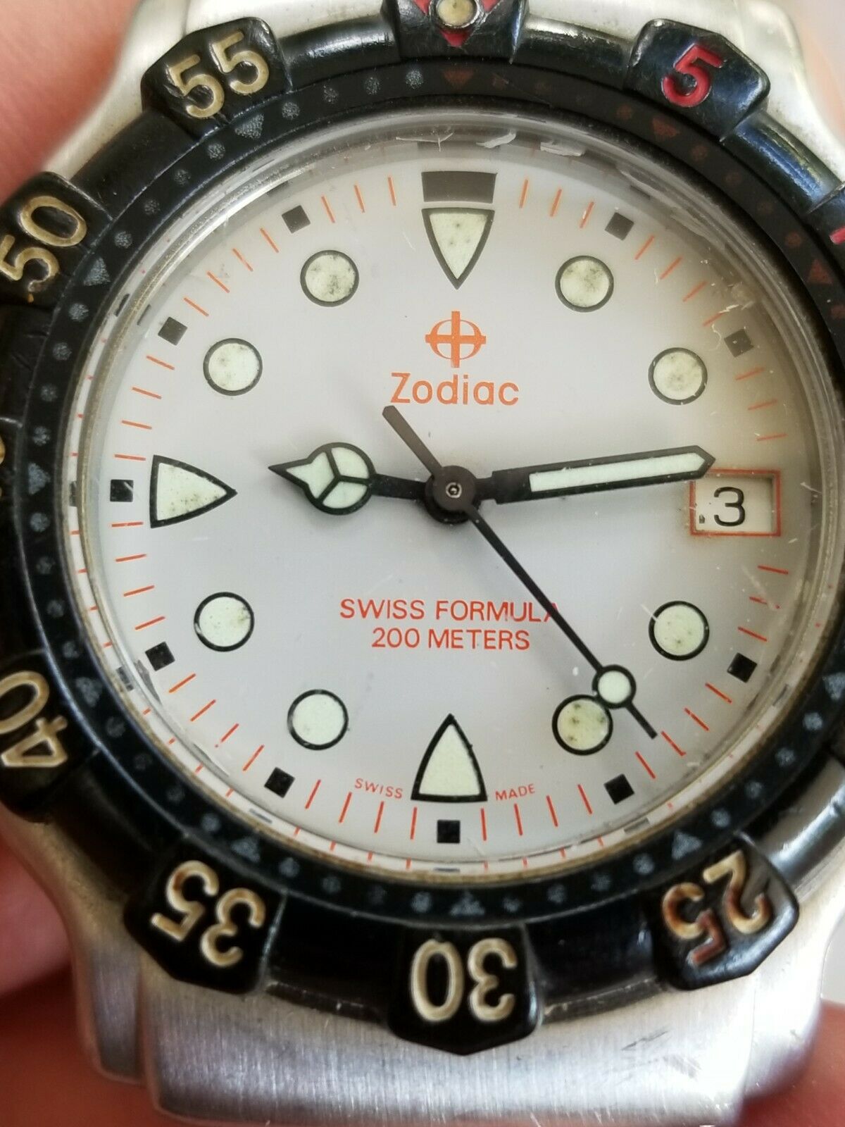 Zodiac Swiss Formula 200m Diver Mens Sport Quartz Watch