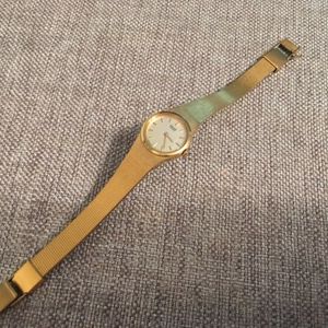Women's Vintage Seiko Quartz Bracelet Watch 4N00-0669 Gold Tone Analog |  WatchCharts