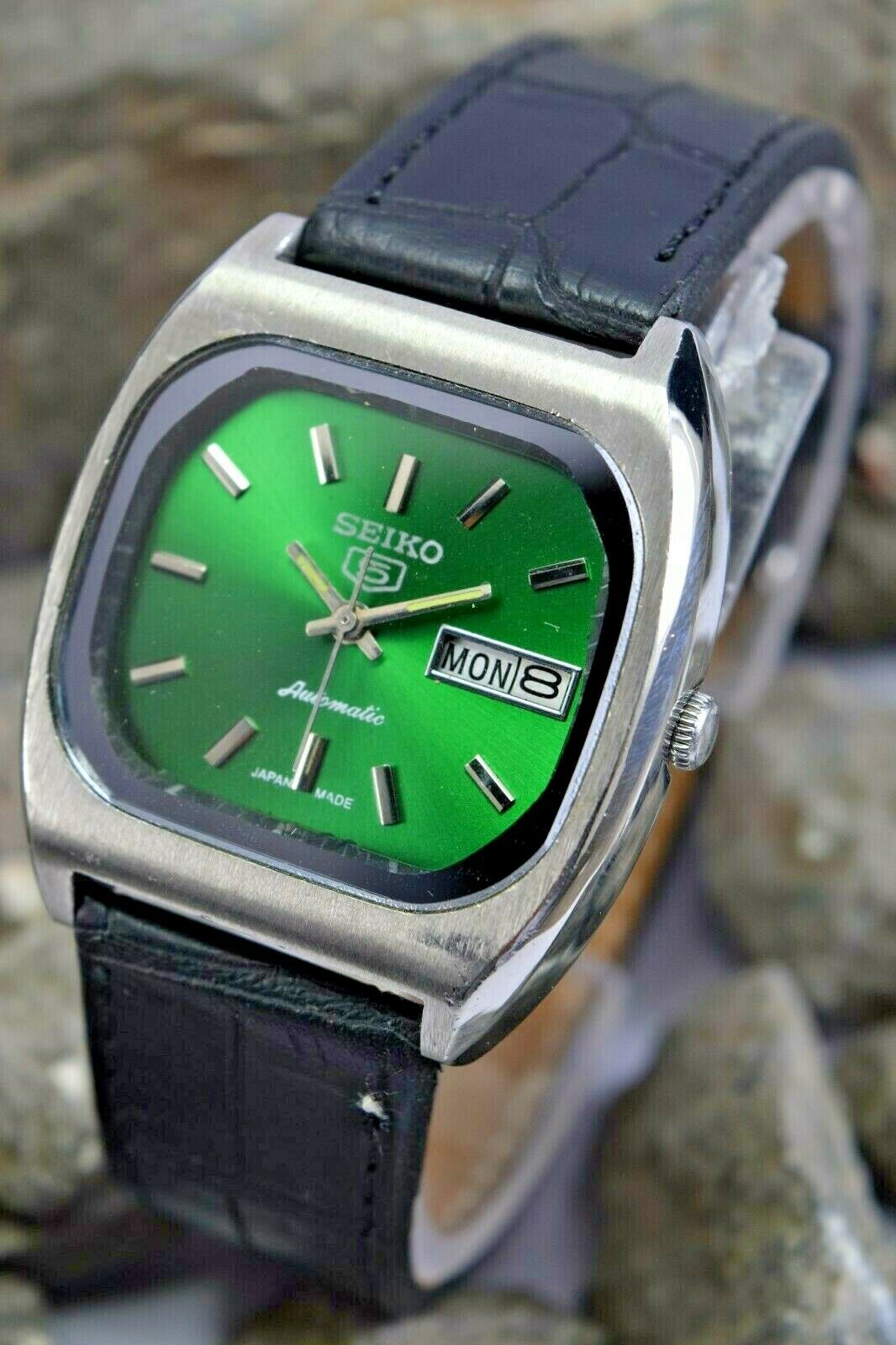 VINTAGE SEIKO 6319 AUTOMATIC WRIST WATCH. BEAUTIFUL GREEN DIAL. SS