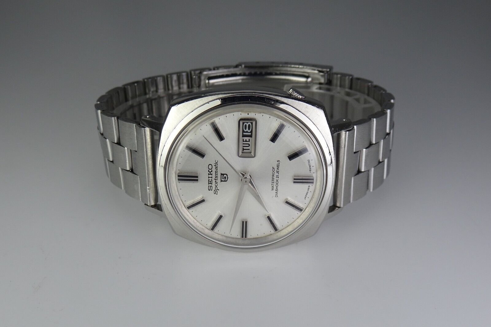 Seiko 5 Sportsmatic 6619-8190 Price as of June 2026 | WatchCharts