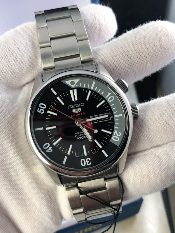 FS: Seiko compressor-style Series 5 automatic watch ref. in condition! WatchCharts