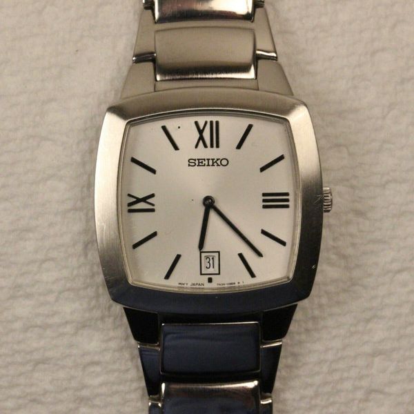 Seiko NOS Stainless Steel 7N39-0AS0 Mens Quartz Watch