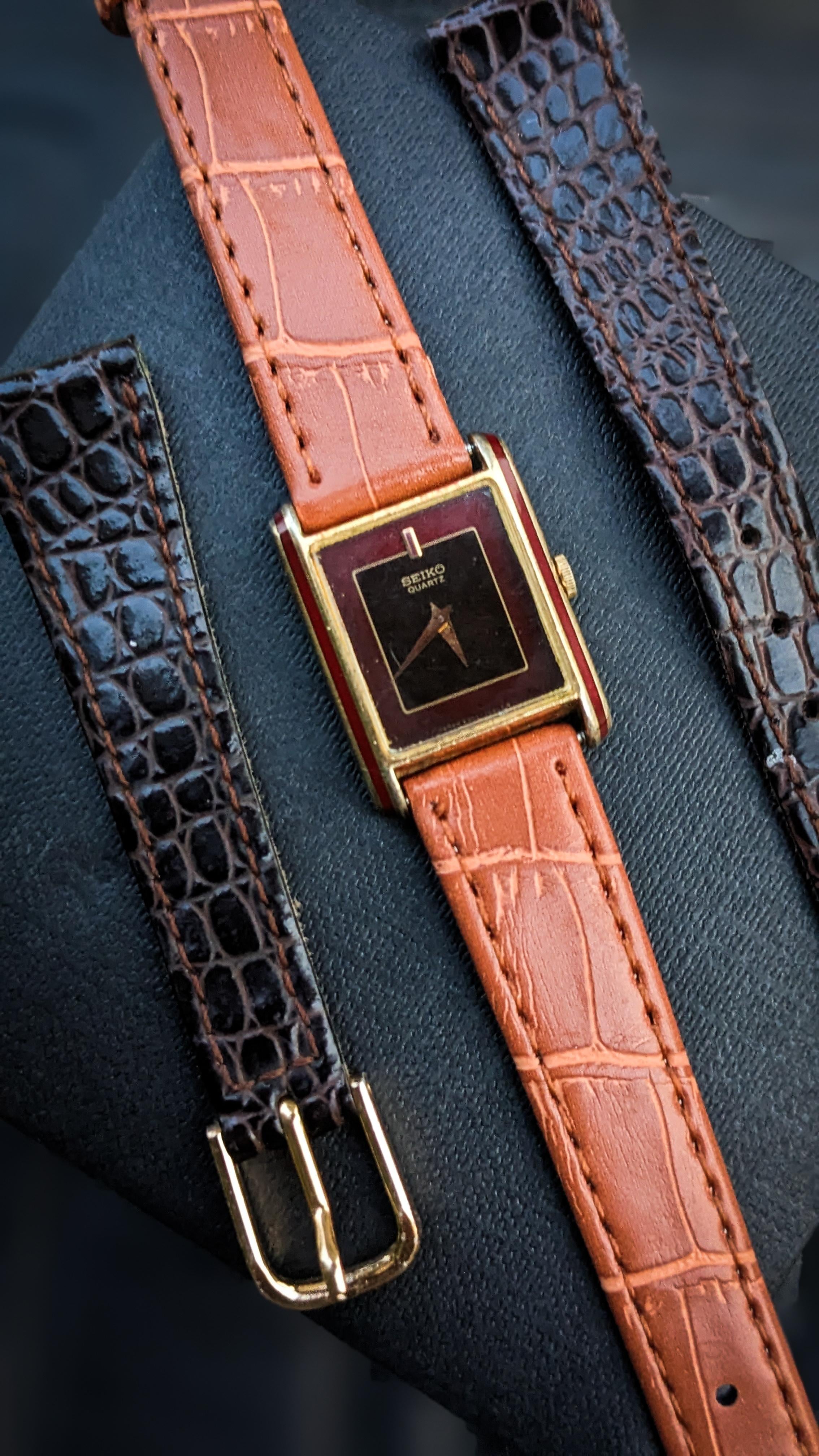 wts] Vintage Seiko 2320 678A Red ????Dial Lady Quartz ✨Watch
