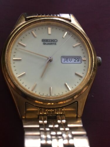 Rare Vintage Seiko Mens Gents Quartz Day Date Wristwatch Watch