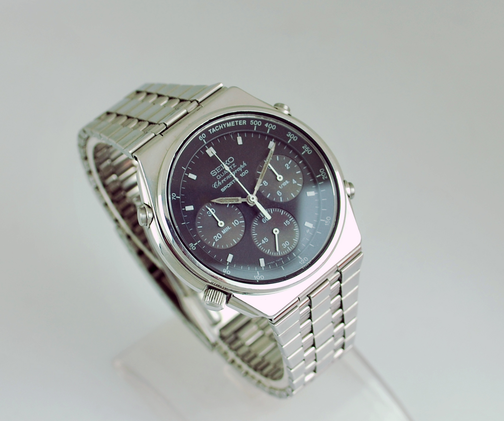 Vintage Seiko Chronograph 7A28-7070 Sport 100-reduced on 280 | WatchCharts
