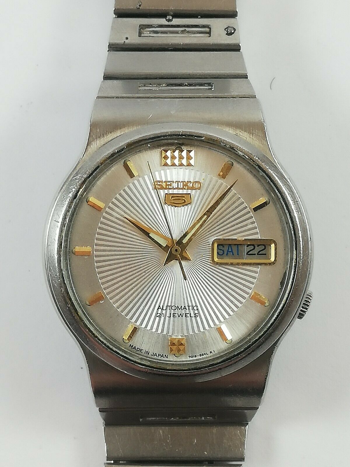 Vintage SEIKO 5 7019-8261 Automatic 21 Jewels Japan Watch Runs