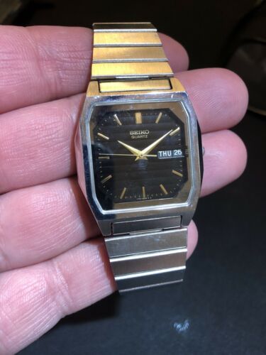Seiko Quartz V743-5A00 Retro Case Unique Blue Dimensional