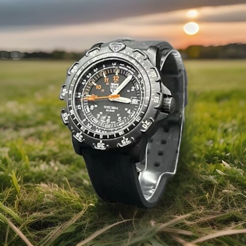 Luminox Recon Pointman XS.8822.KM con cinturino in gomma BELLO WatchCharts Marketplace