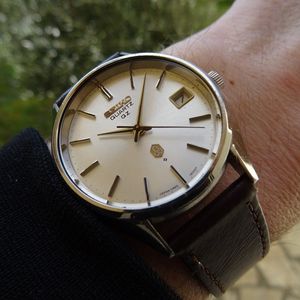 Seiko QZ 0922-8000 Price as of October 2025 | WatchCharts