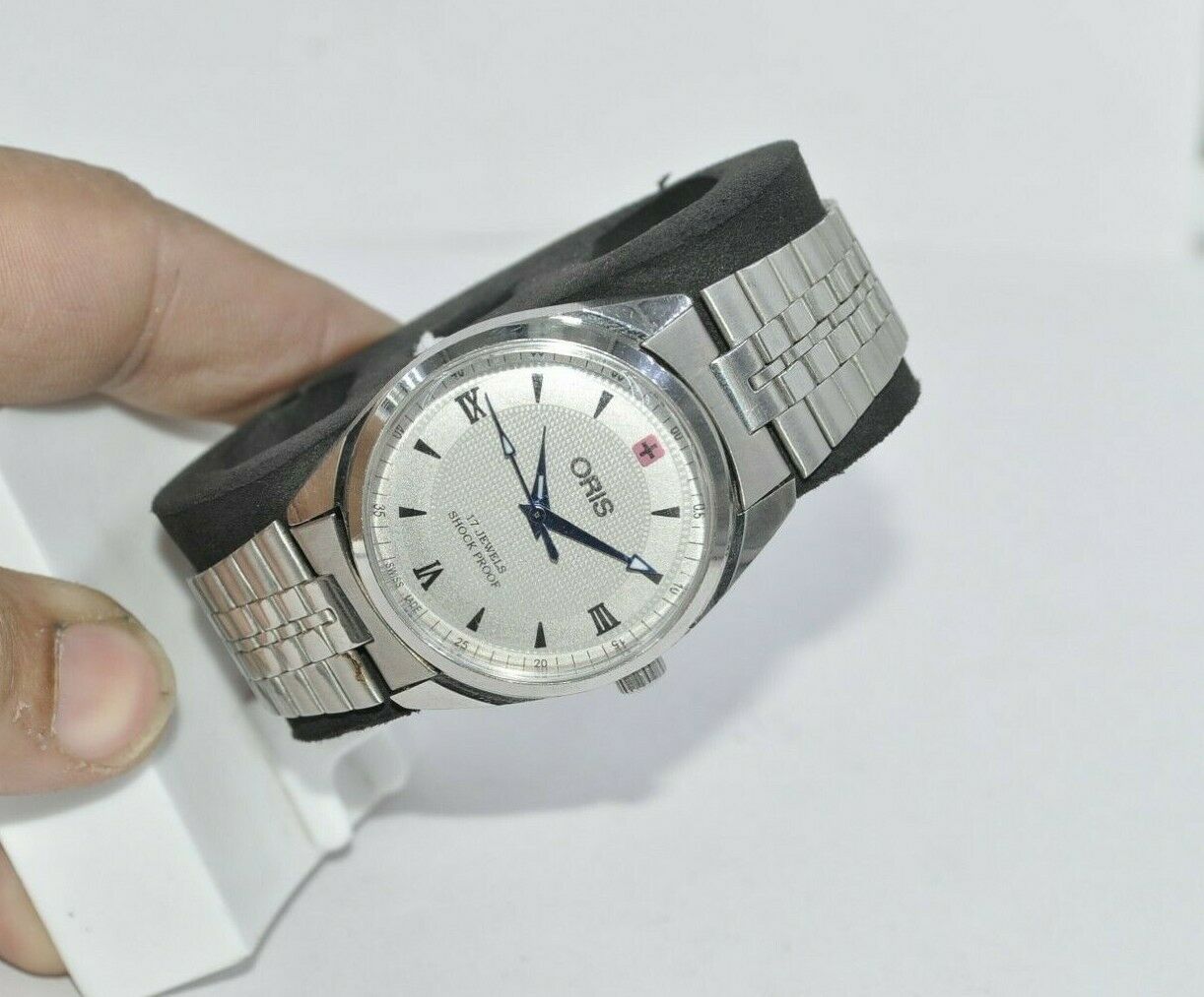 VINTAGE ORIS ROMAN NUMERALS HAND WIND BEAUTIFUL 17 JEWELS MEN S