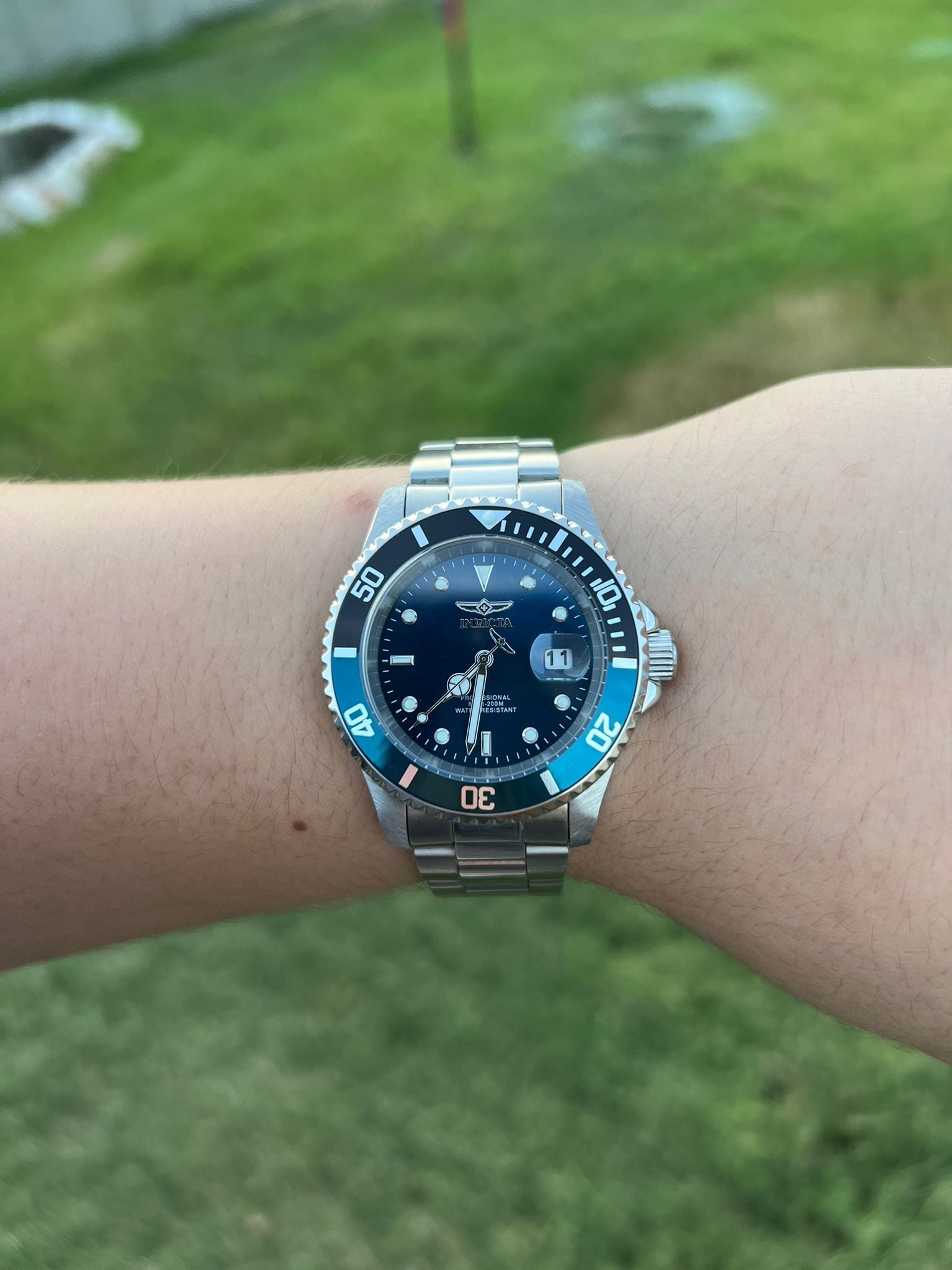 Invicta 25185 on sale