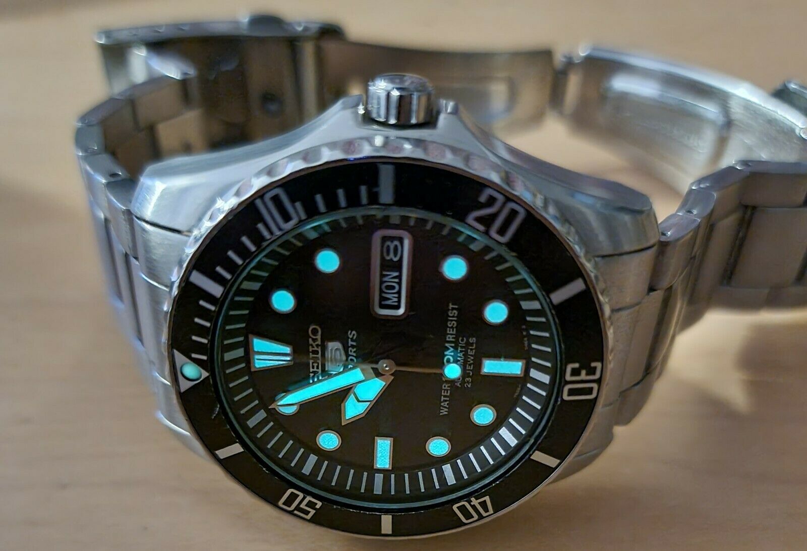 Seiko sea clearance urchin lume