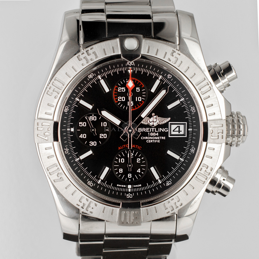 breitling avenger ii a13381