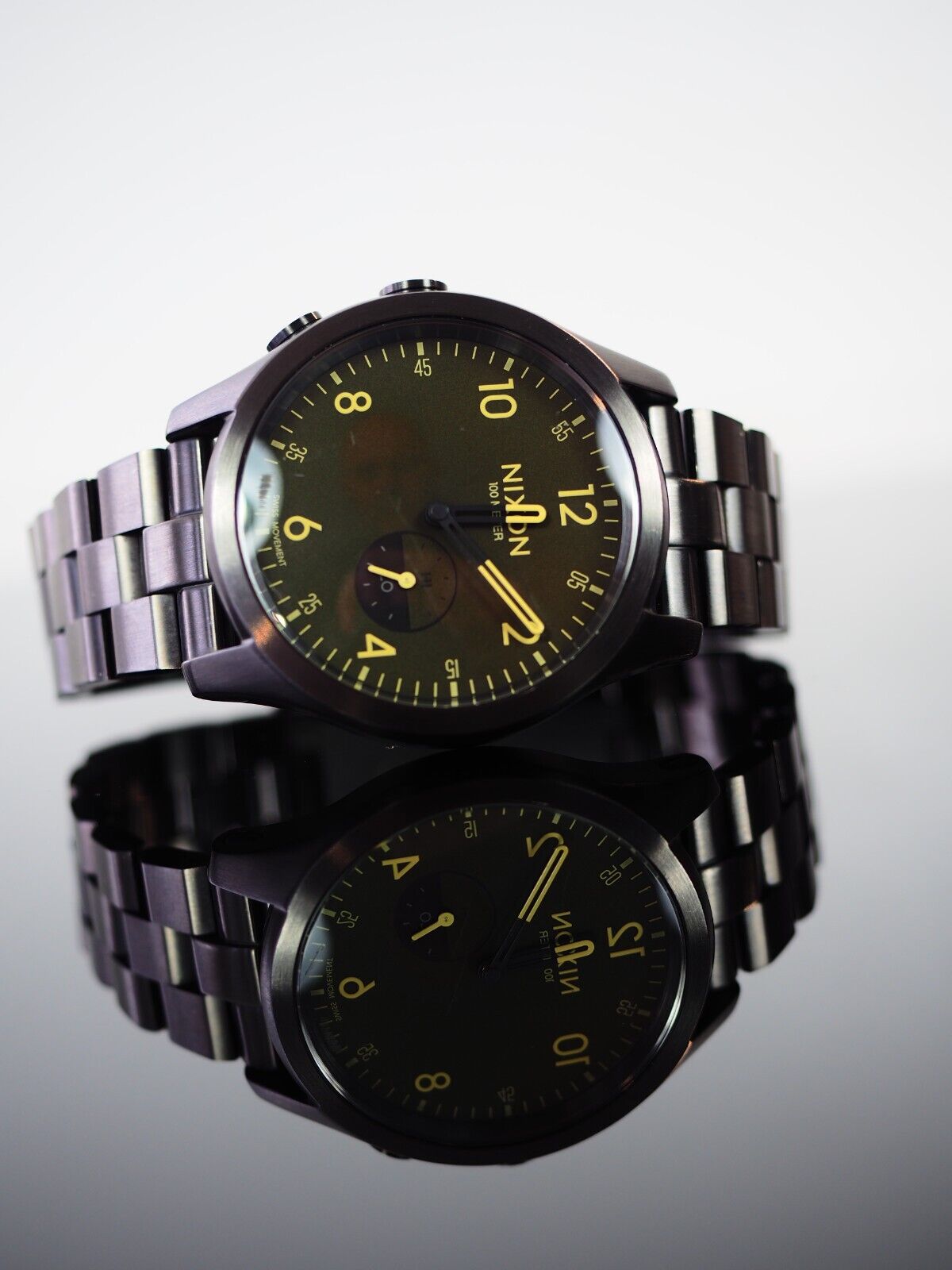 Nixon beacon online watch