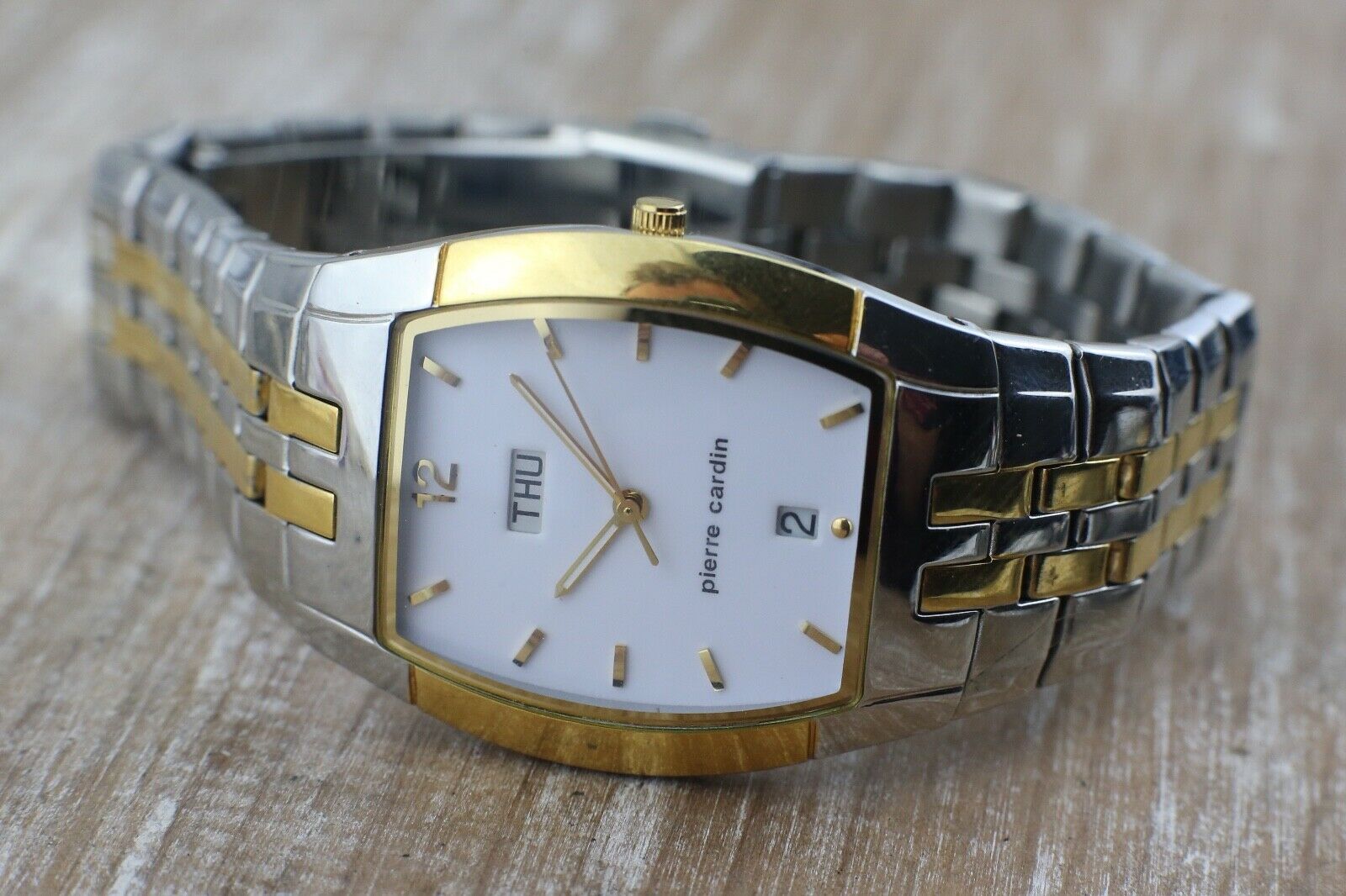 Pierre cardin quartz outlet watch