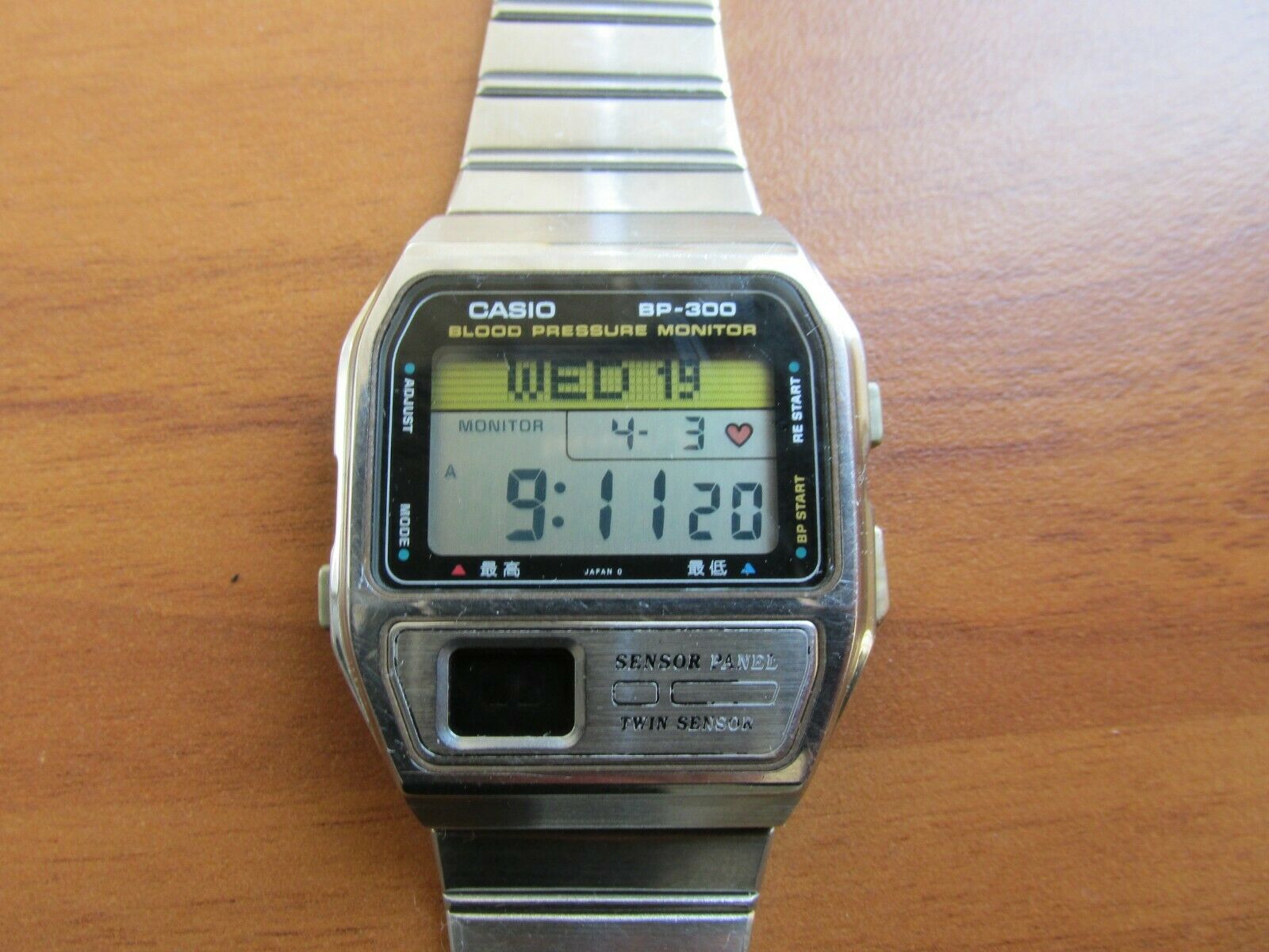 1993 CASIO BP-300 BLOOD PRESSURE MONITOR WATCH VINTAGE