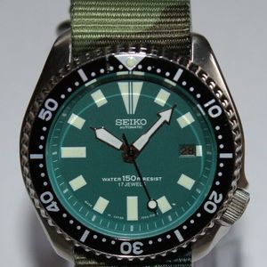SEIKO Vintage 7002-7000 Classic Green Dial Automatic Watch ZULU Camo Strap  | WatchCharts