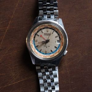 Vintage Seiko World Time Analogue Digital H021 8050 September 1997 Vintage Seiko World Time Analogue Digital H021 8050 September 1997