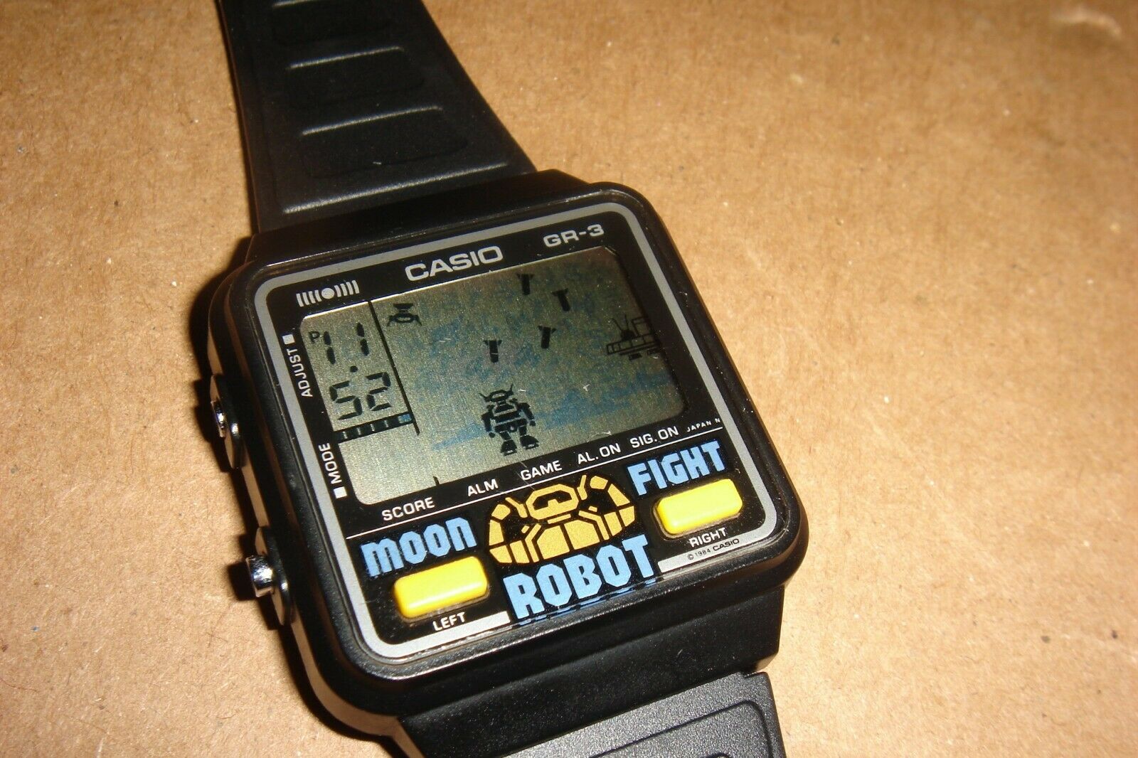Casio Game Watch GR-3 Moon Fight Robot Rare Vintage Org. Casio