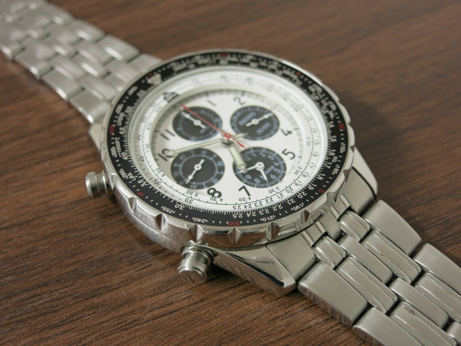 Seiko FlightMaster 7T34 6B00 White Panda Chronograph Pilot Watch |  WatchCharts