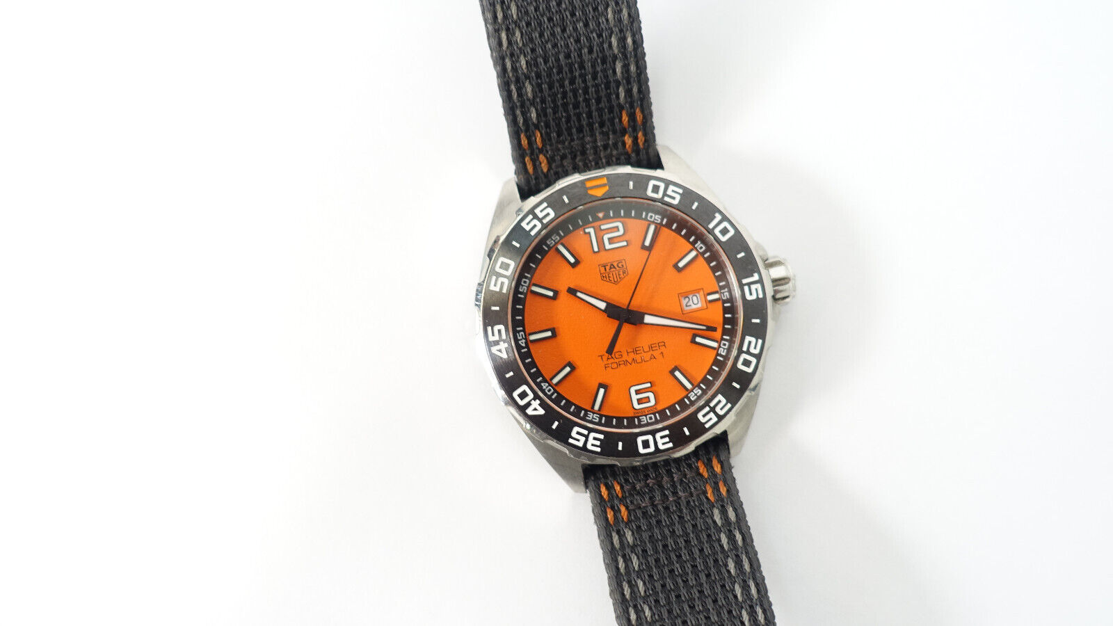 Tag heuer formula outlet 1 orange rubber strap