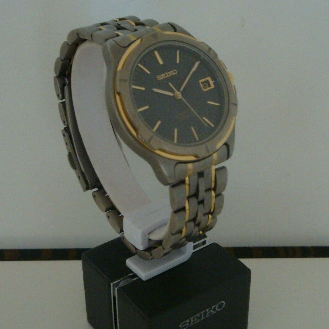 Seiko Kinetic Titanium. Gents watch 5M42 0A20. Second