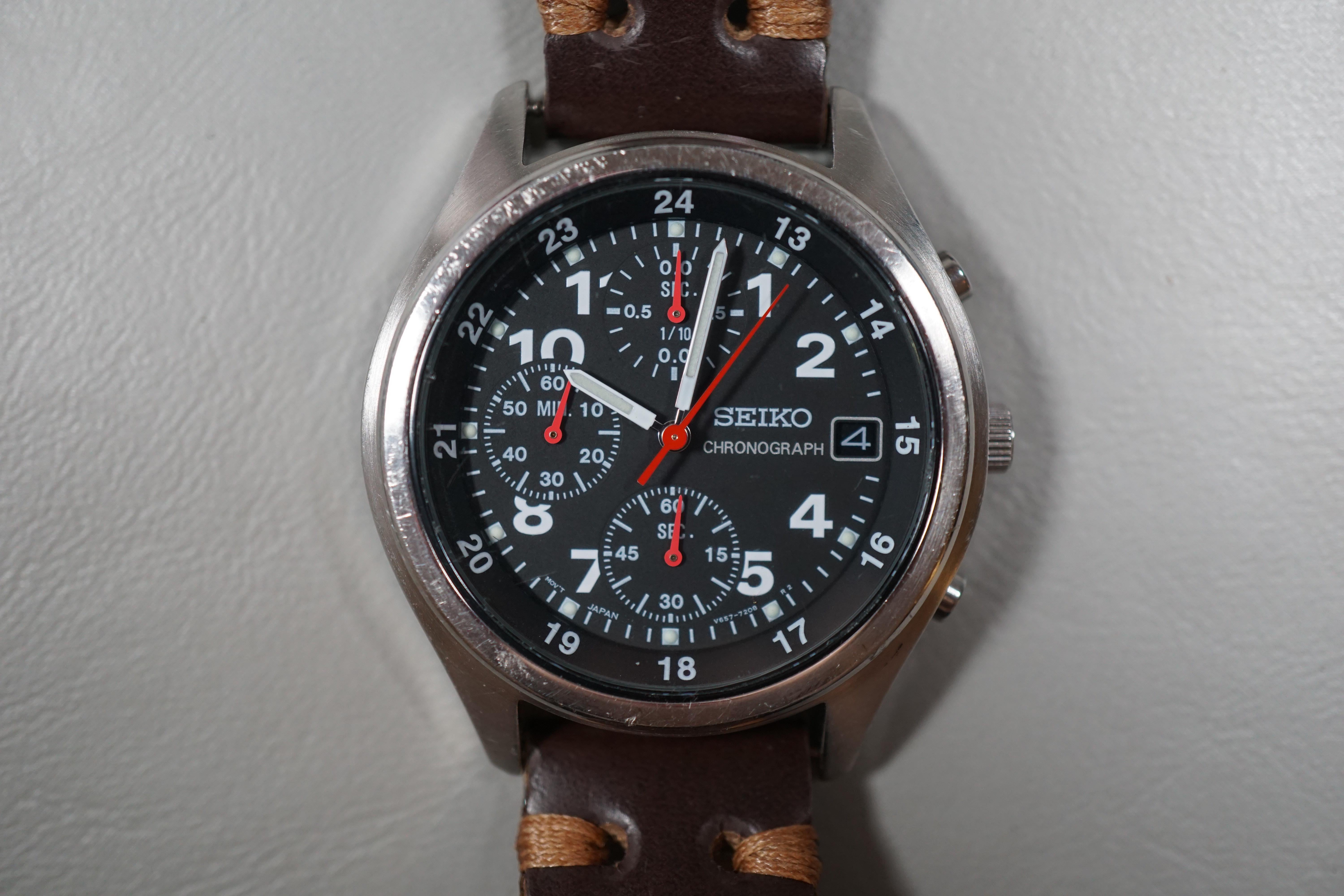 WTS] Seiko V657-7110 Black Dial Red Hands Chronograph Quartz READ 
