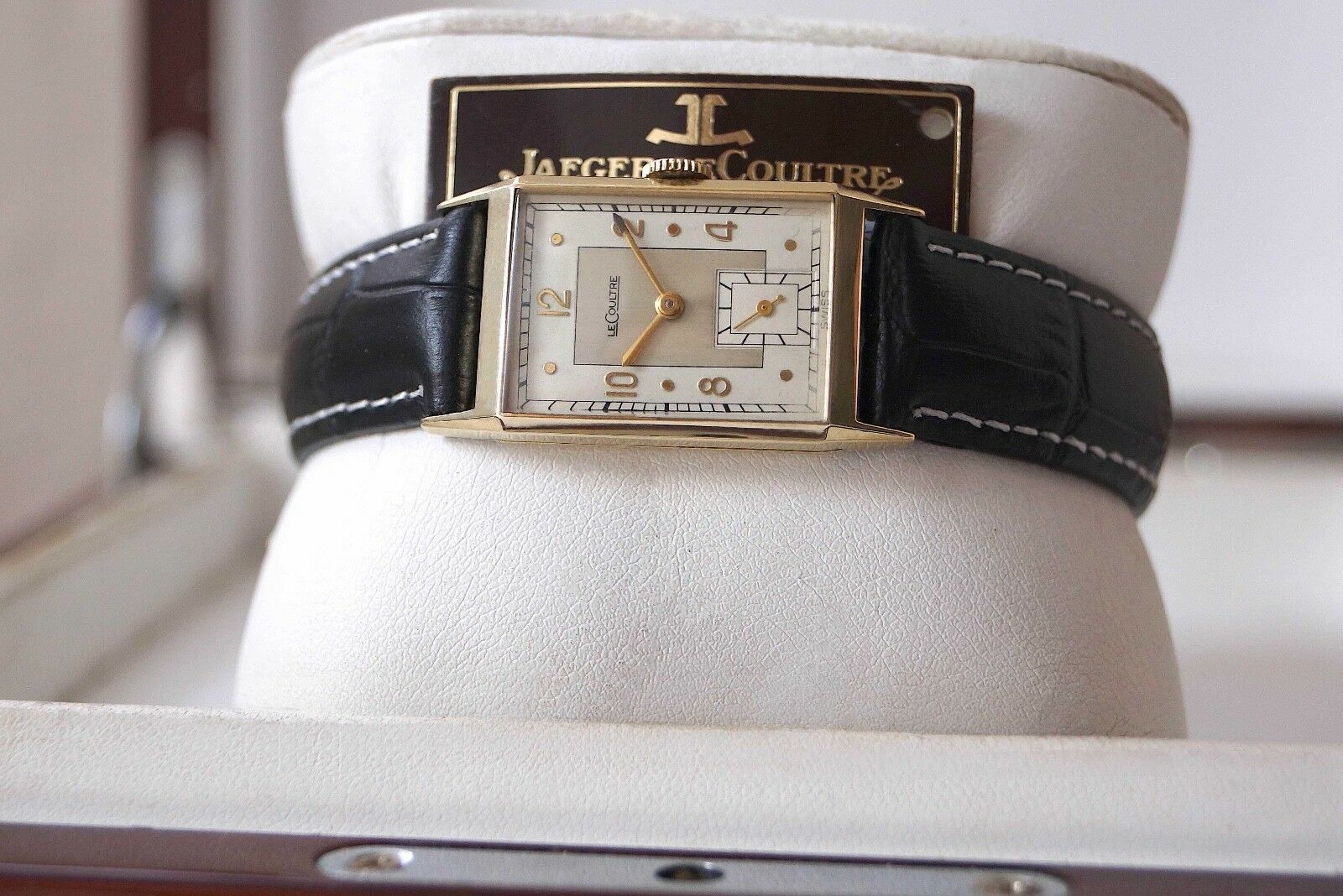 SOLID 14K GOLD ALL ORIGINAL MINTY WWII JAEGER LECOULTRE TANK C.438