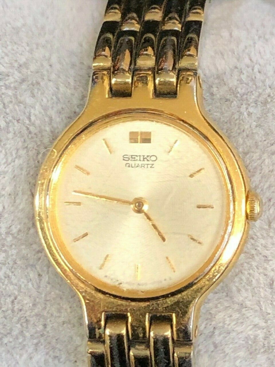 Ladies Seiko 1N00-0A90 Gold Tone Watch New Battery | WatchCharts
