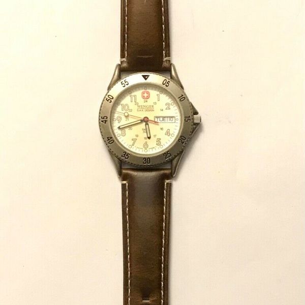 Wenger SAK Design 096.0636 Quartz Swiss Army Watch 50m WR with Brand