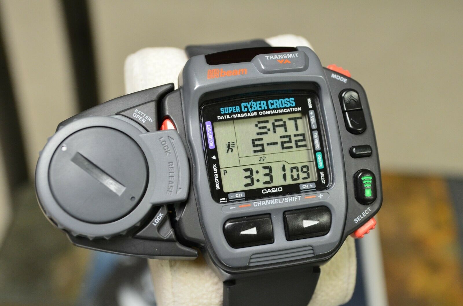 Casio JG-200 Rare Vintage Super Cyber Cross Game Watch JAPAN