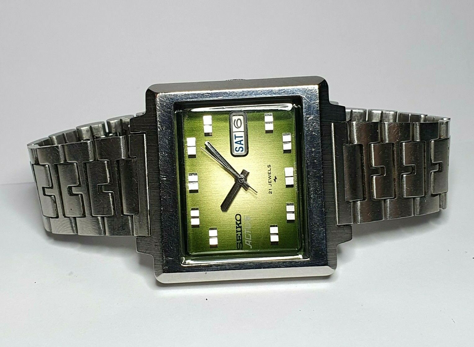 Vintage SEIKO Actus TV watch ref 7019-5070 Day Date rare
