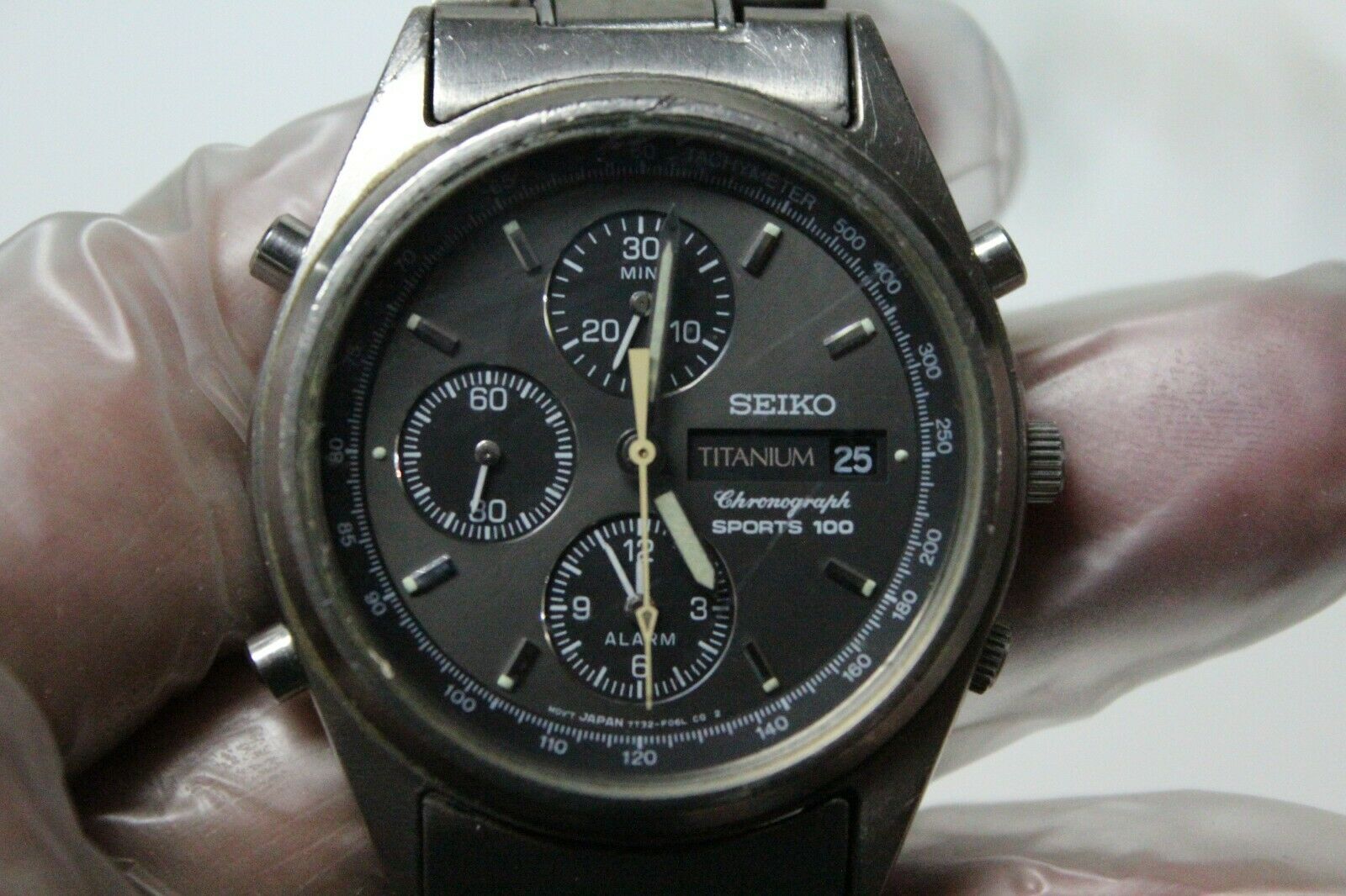 Seiko 7T32-F069 Titanium Chronograph Sports 100 For Parts/Repair