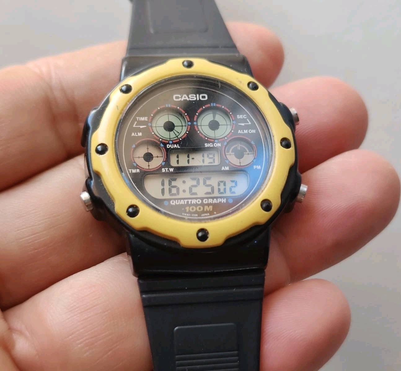 Vintage CASIO QGW-10 QUATTRO GRAPH Digital WATCH Japan Quad 927