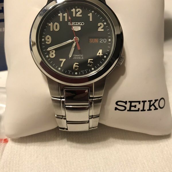 Seiko 5 Automatic Black Dial Stainless Steel Men's Watch 7526B-02N0 Never  Worn | WatchCharts