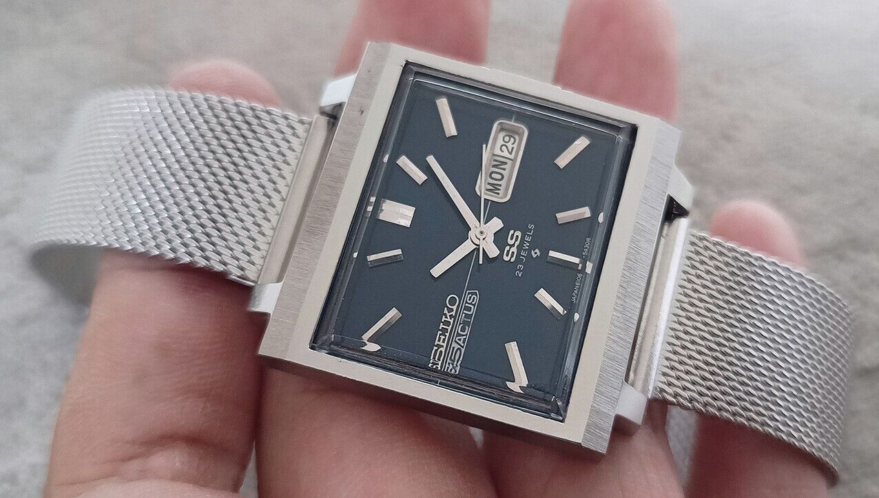 Nice Vintage Seiko 5 Actus 6106-5440 blue dial TV case Automatic