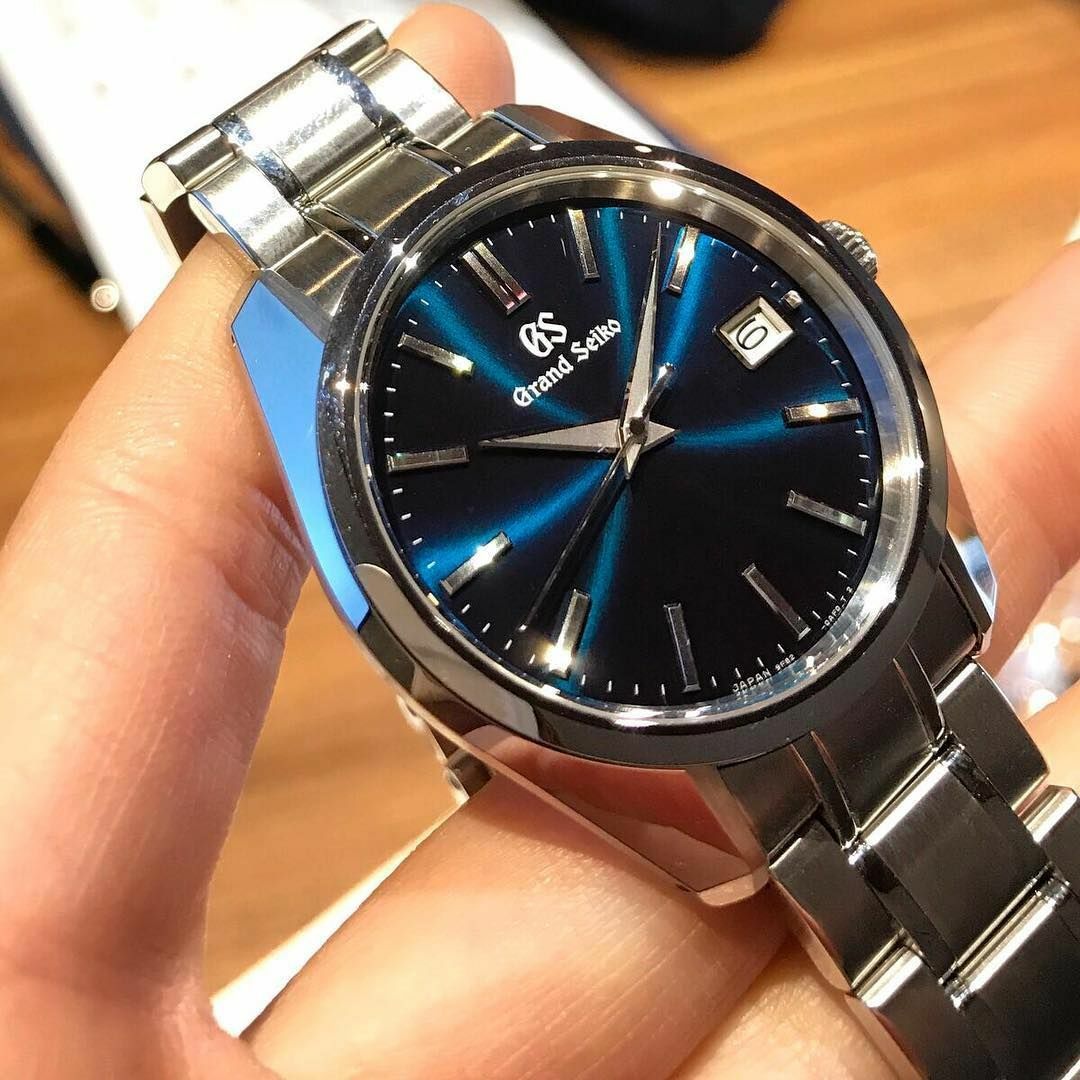 seiko quartz blue dial