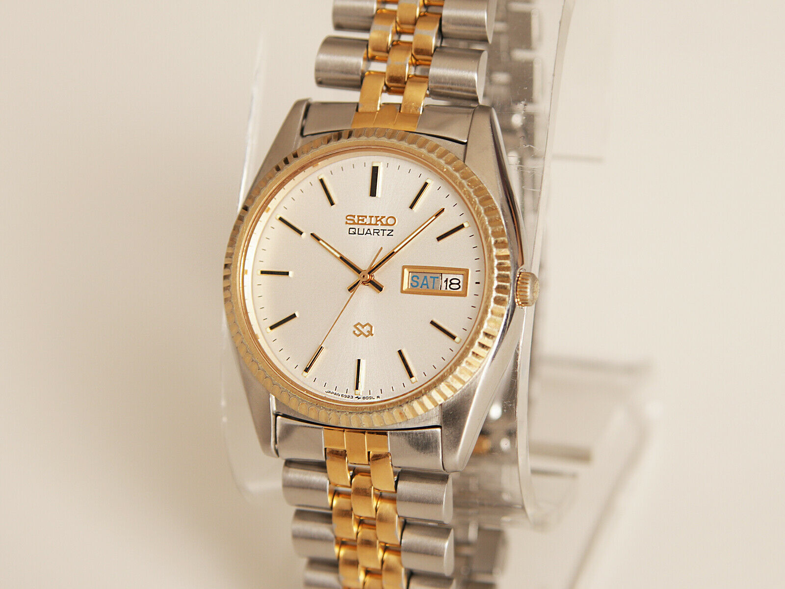 Vintage Seiko SQ 6923-8080 Men's Day Date Two Tone Quartz Watch
