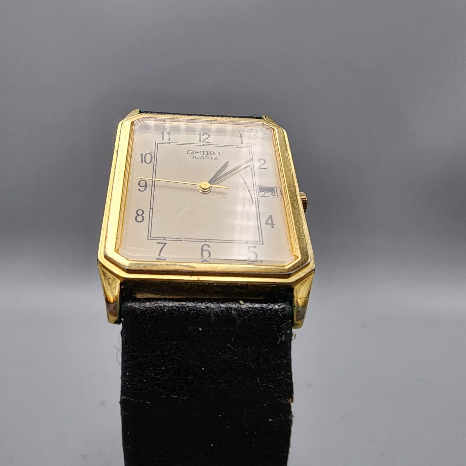 Vintage Seiko Tank Watch Men Gold Tone Cream Date 24mm 2A32-5209