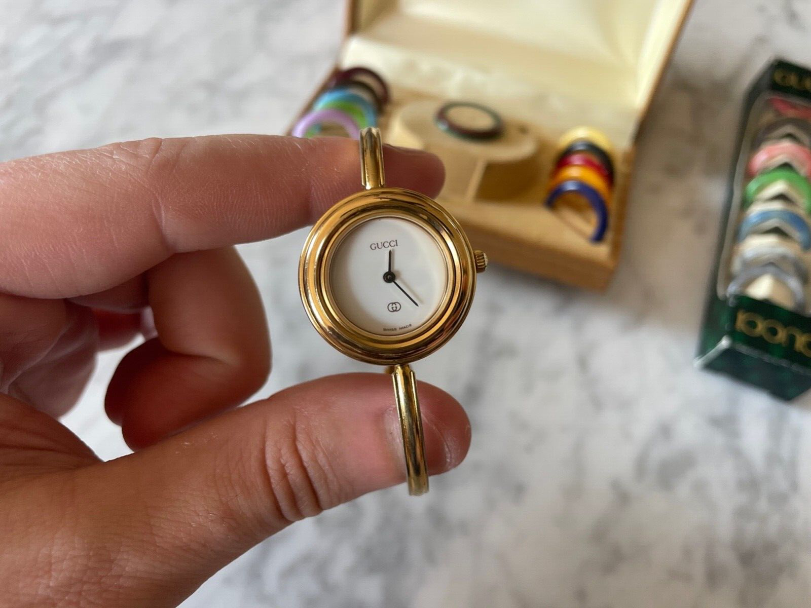 希少★GUCCI グッチ Vintage 1100 Series Watch Vintage Gucci 1100 Watch with Interchangeable Bezels Haul