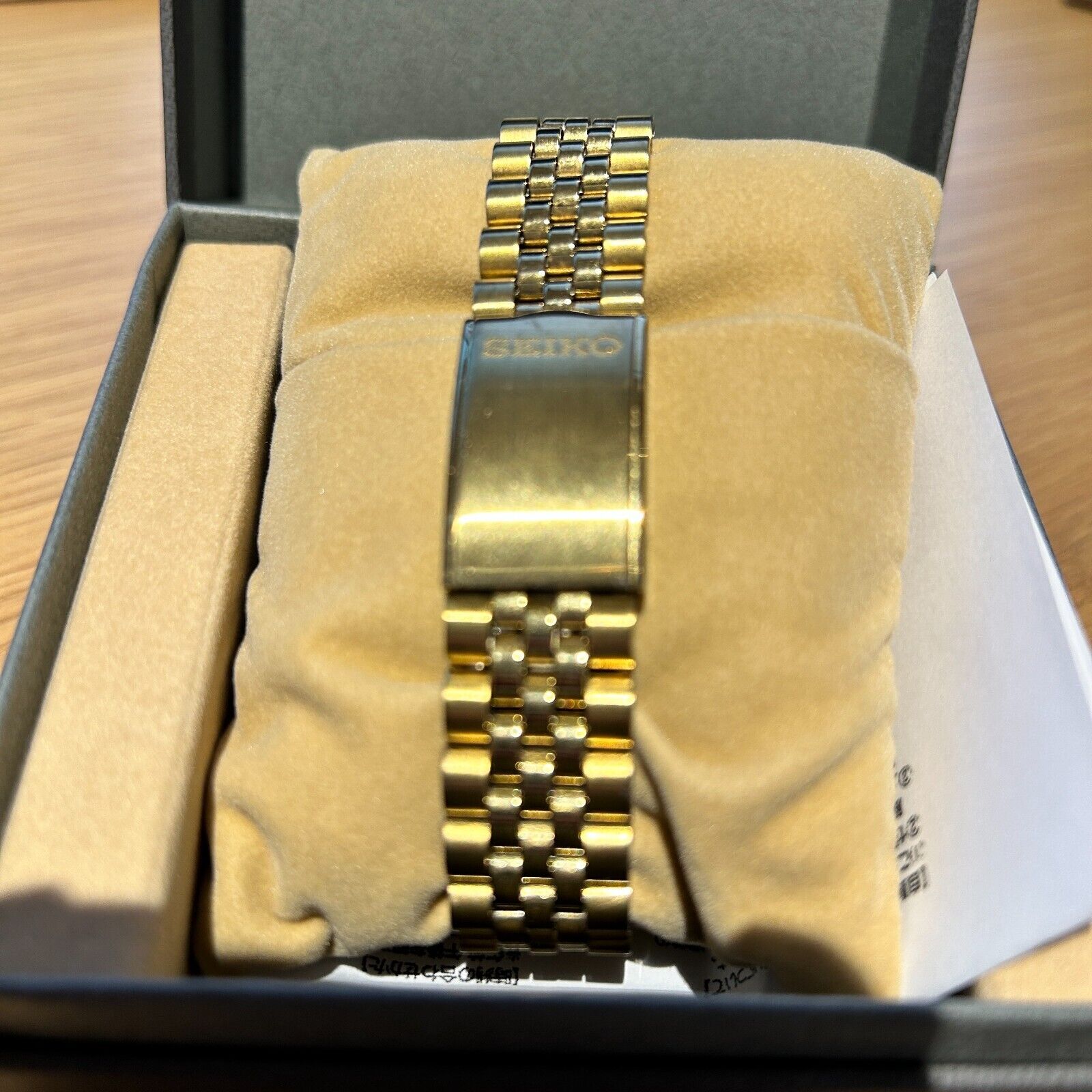 Vintage Seiko 5 7S26-0500 SNXJ94 Day Date Datejust style Sport