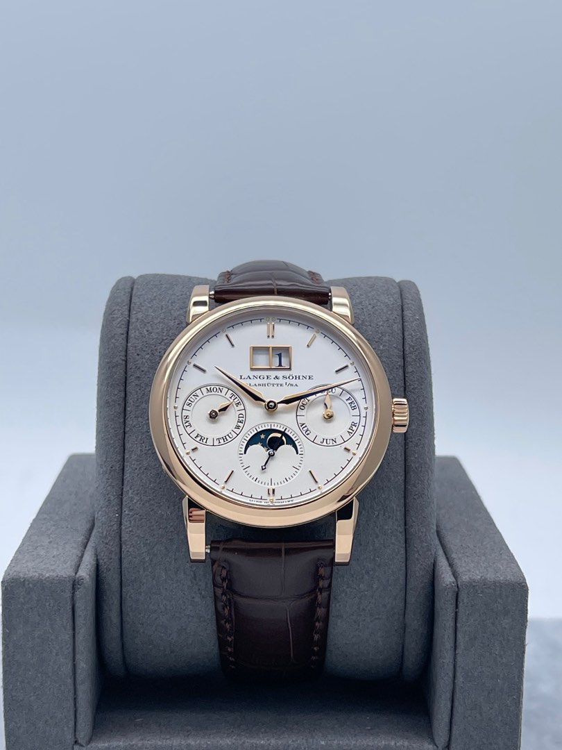 Saxonia annual outlet calendar