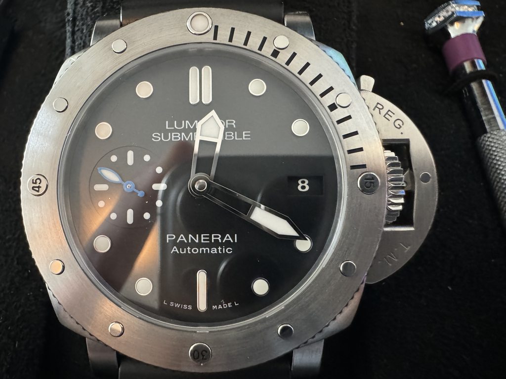 FS Panerai Luminor Submersible 42mm PAM 682 Box Papers Serviced