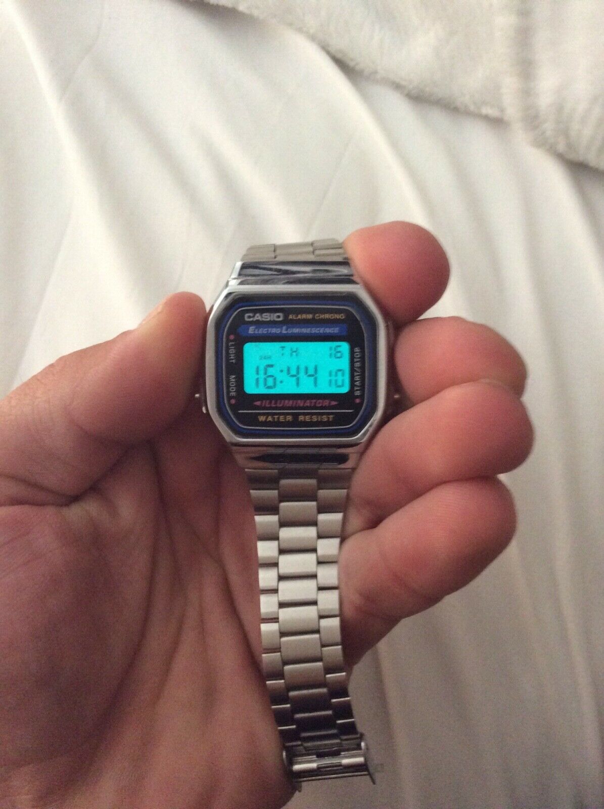 Casio a168w1 hotsell