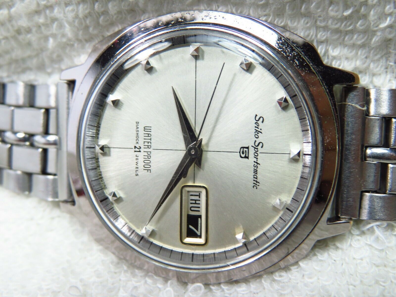 Vintage 1964 Seiko Sportsmatic 5 watch (6619 - 7990 ) | WatchCharts