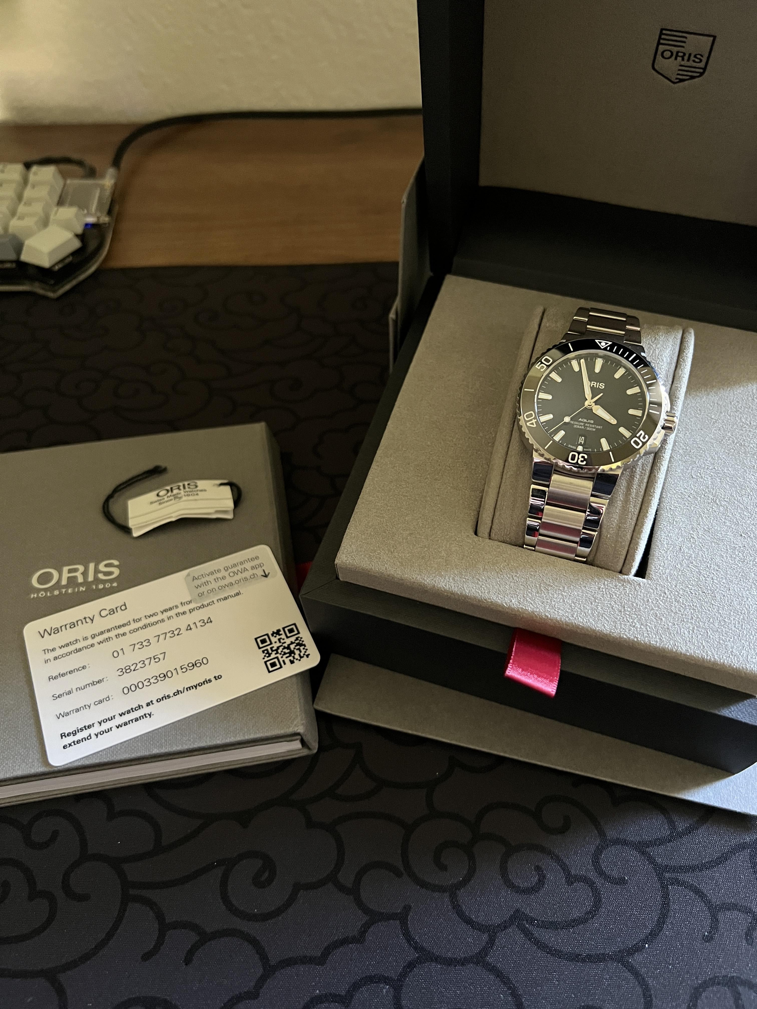 WTS Oris Aquis Date Black Dial 39.5mm MINT Condition 1350