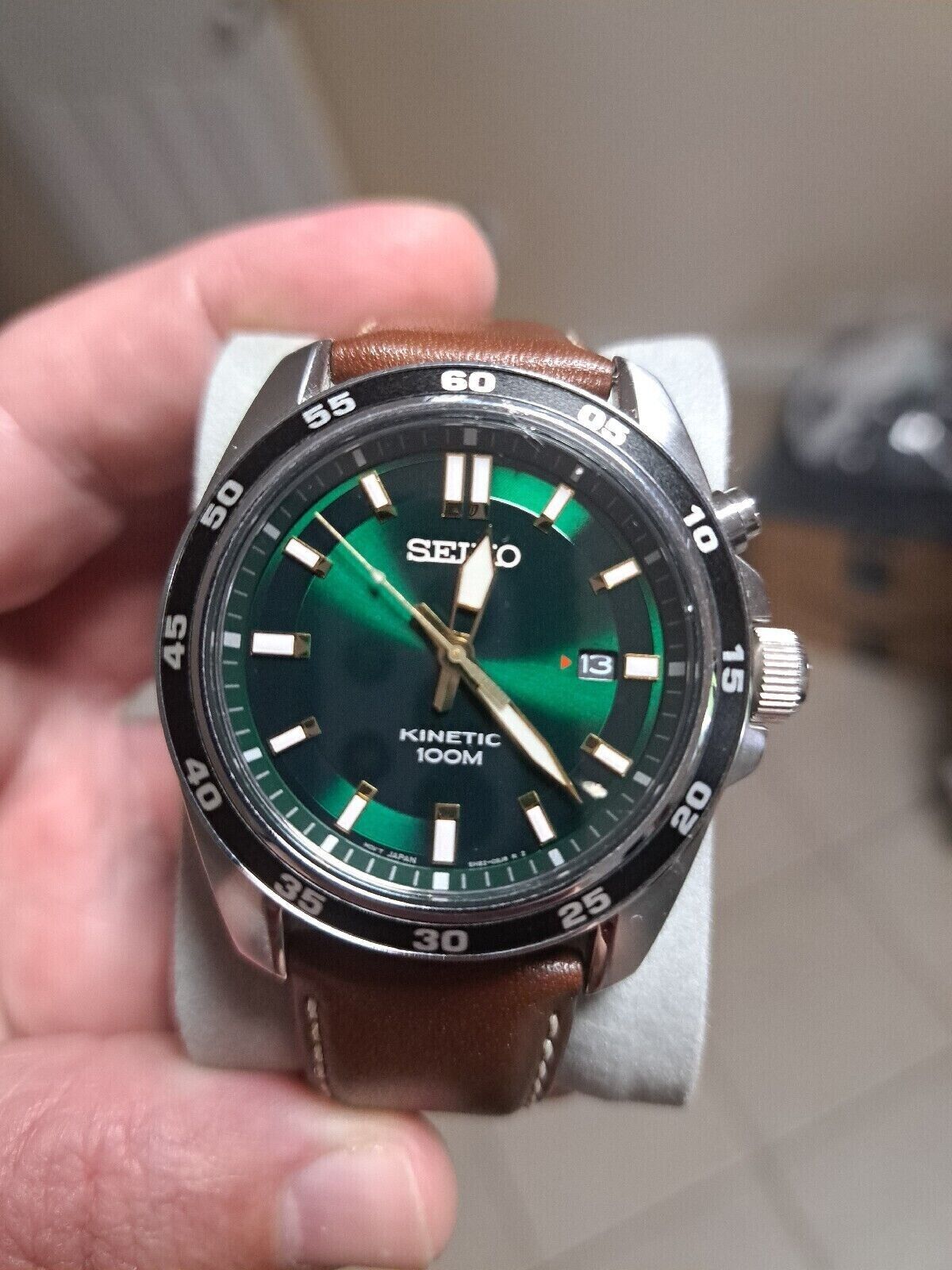 Seiko kinetic hotsell green dial