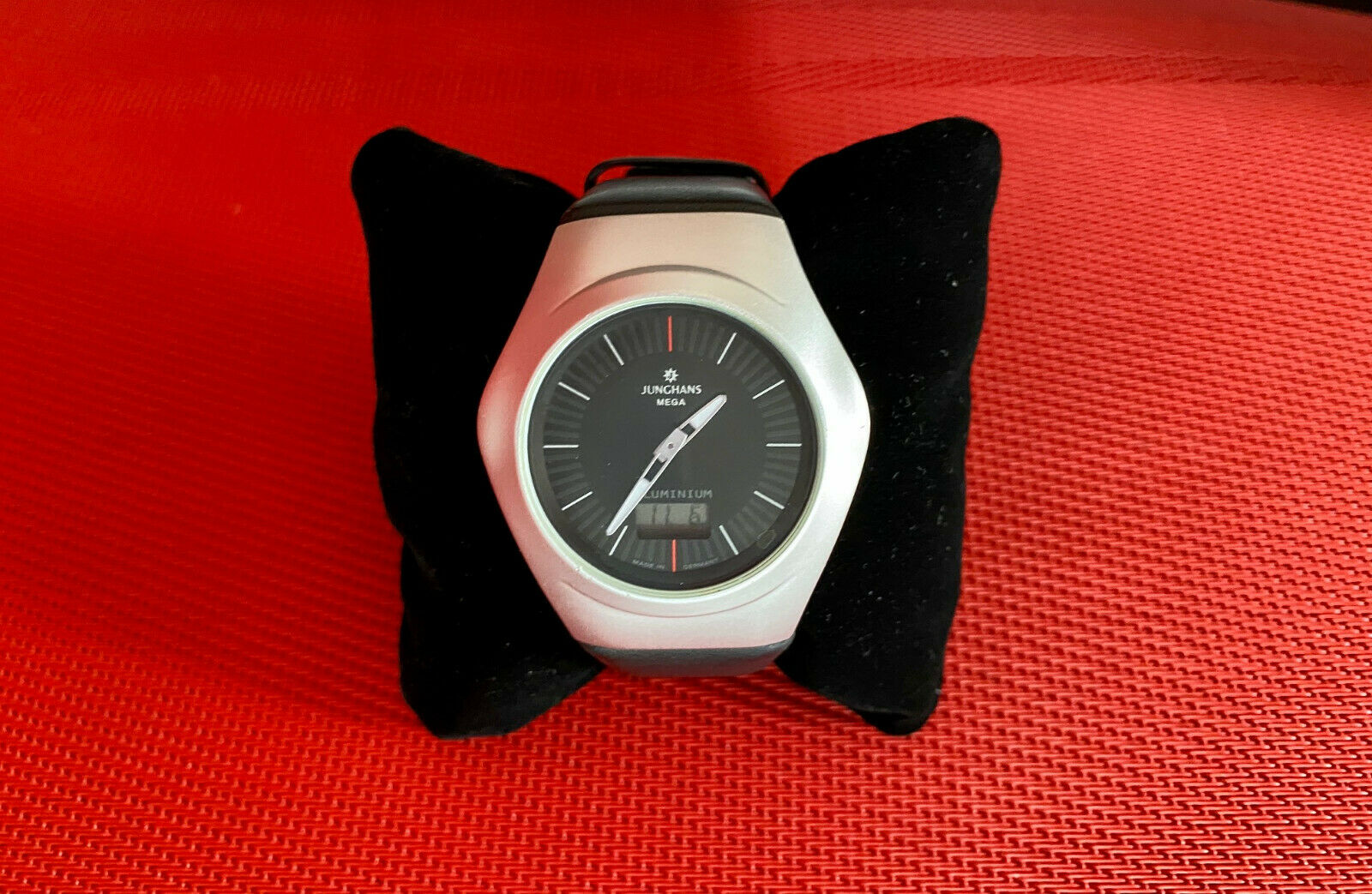 Junghans Mega DCF 77 Alu Funkuhr Saphirglas Herrenuhr Sammleruhr