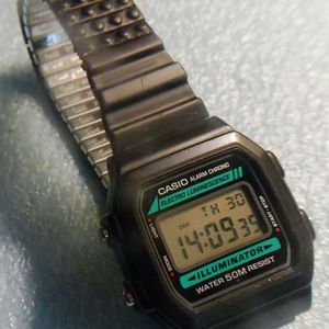 Casio 1572 F 105