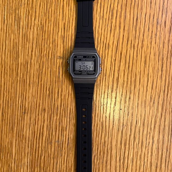 Casio F91W Series Digital Watch Water Resistant LED Light 1/100 SEC ...